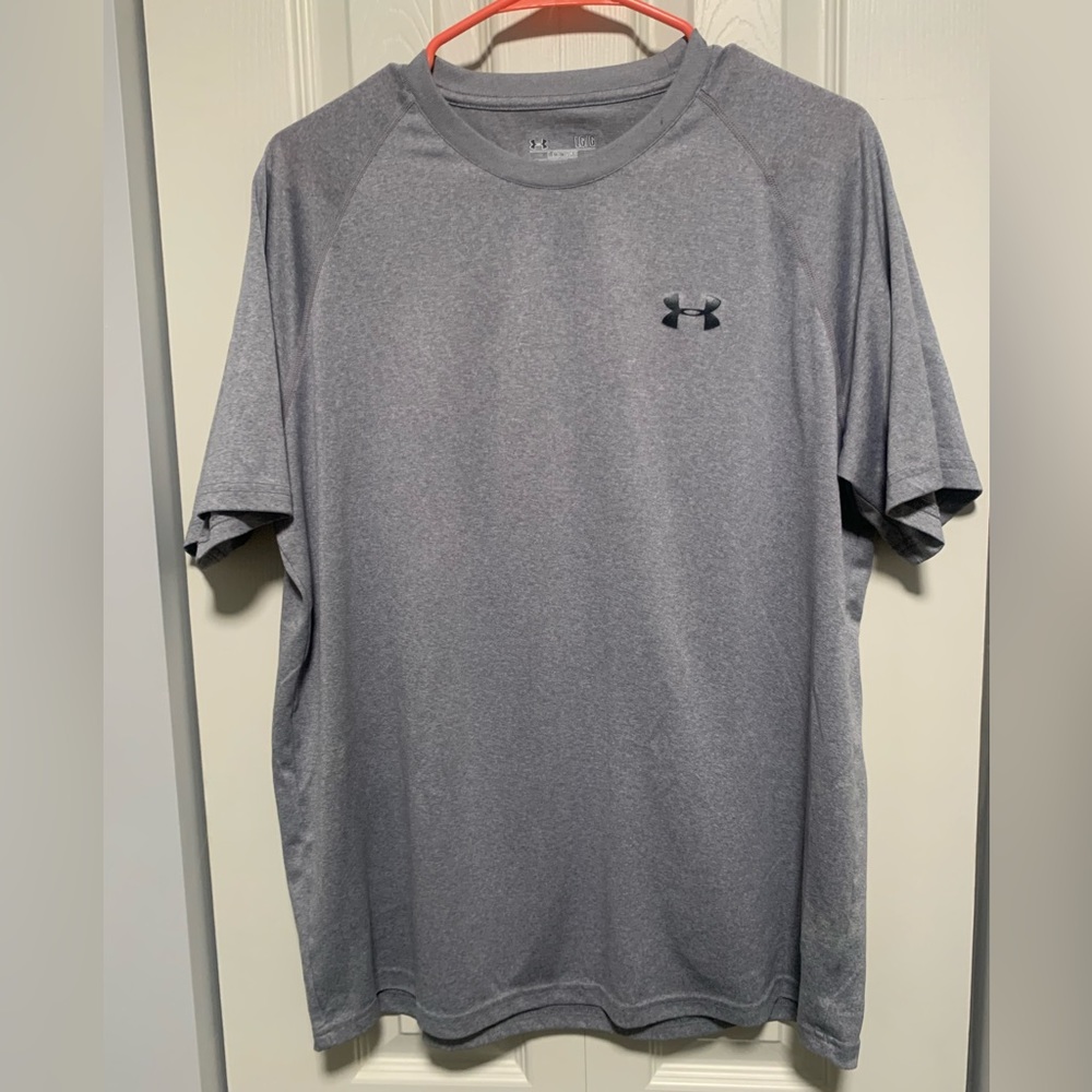 Under Armour Men’s Gray Loose Fit Shirt